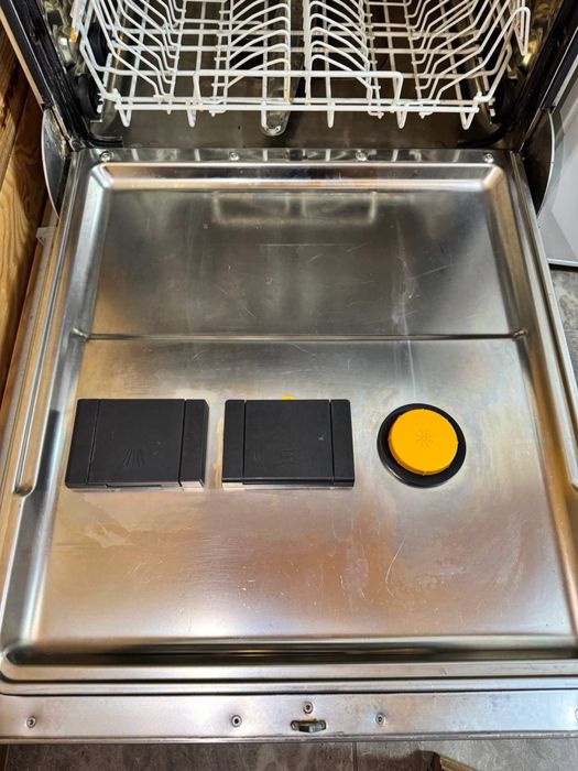 Професійна посудомийна машина Miele PG 8056 U AE