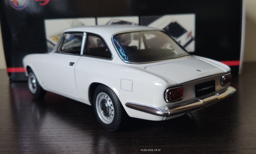 Alfa Romeo 1750 GTV 1:18 AutoArt