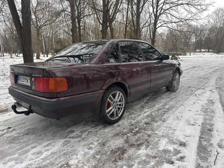 Авто Ауді А4 100