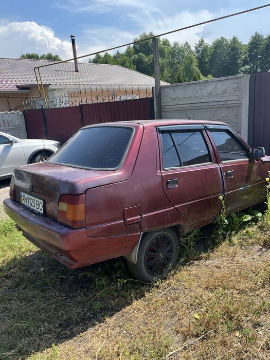 Продам мотор коробку на славуту