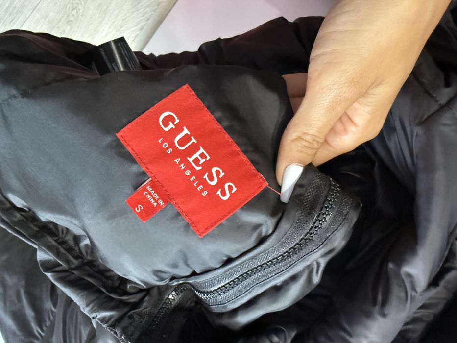 Damska kurtka GUESS