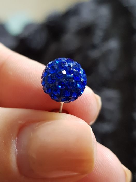 Brincos com pedras brilhantes 10mm * várias cores NOVOS