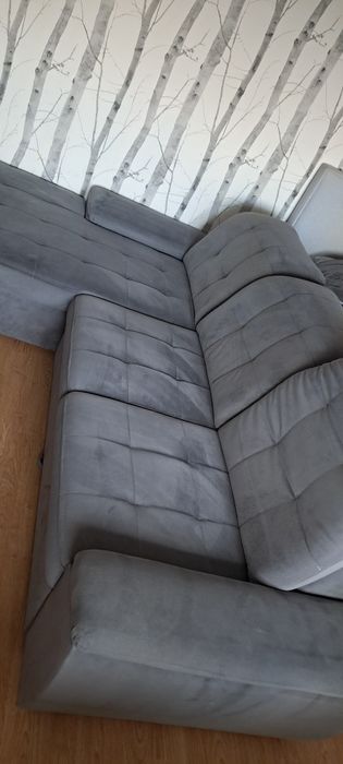 Rozkładana sofa narożna