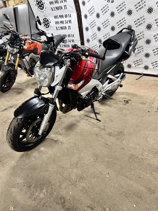 Японський мотоцикл Suzuki GSR 600 з Японії
