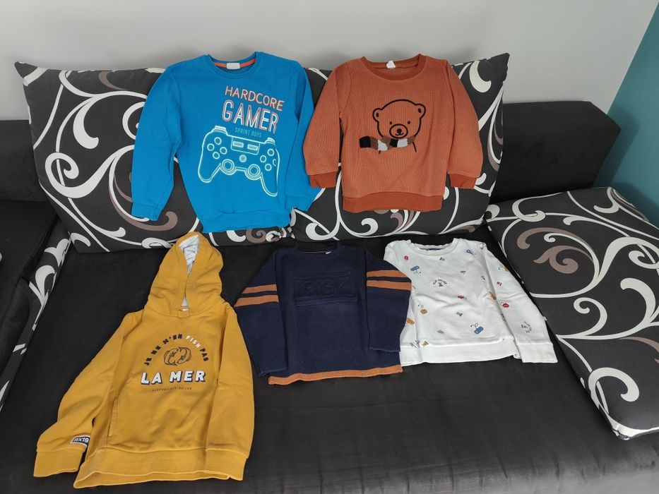 Sweterki i bluzy chłopiec r. 104