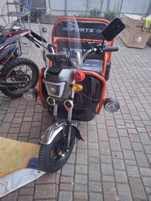 Вантажний електричний трицикл FORTE GP-1000-C