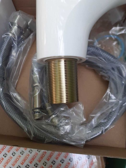 НОВИНКА с Подводкой Смеситель\змішувач\кран для умивальника з пластика