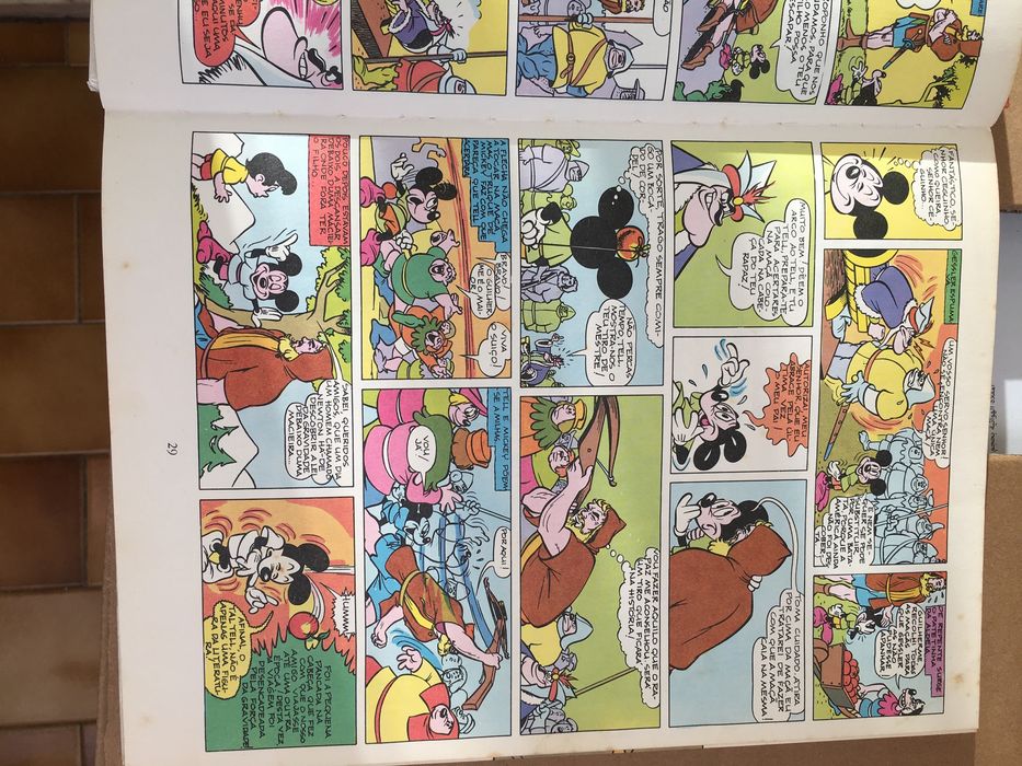 Livro o Rato Mickey e o Pato Donald 1975