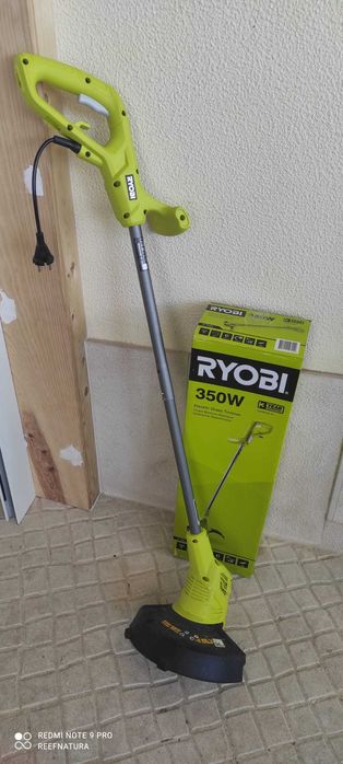 Dois cortadores de relva  Bosch e Ryobi