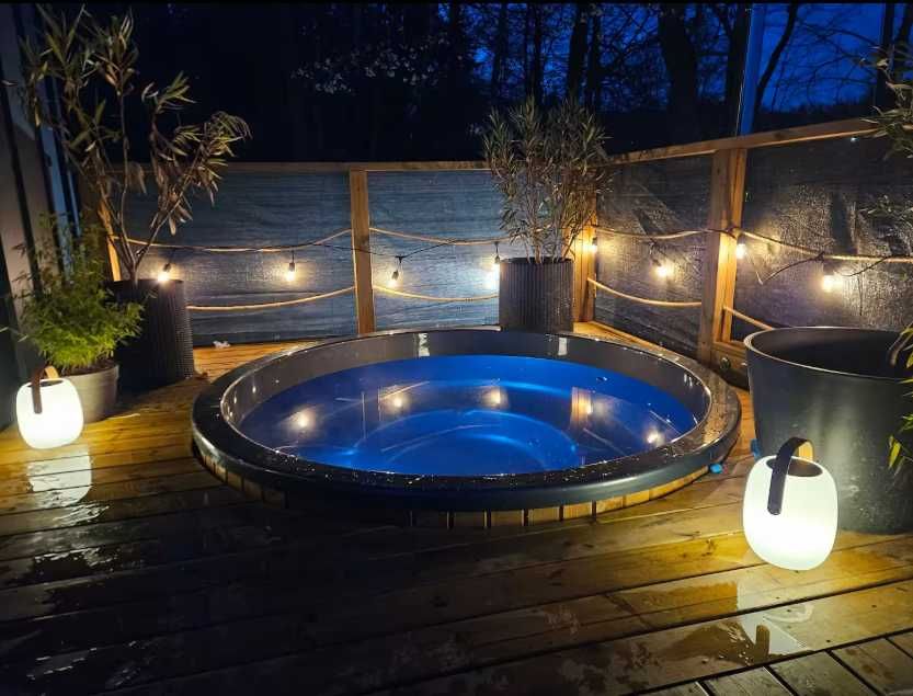 Domek z jacuzzi, sauną i widokiem na góry. Odpoczynek na łonie natury.