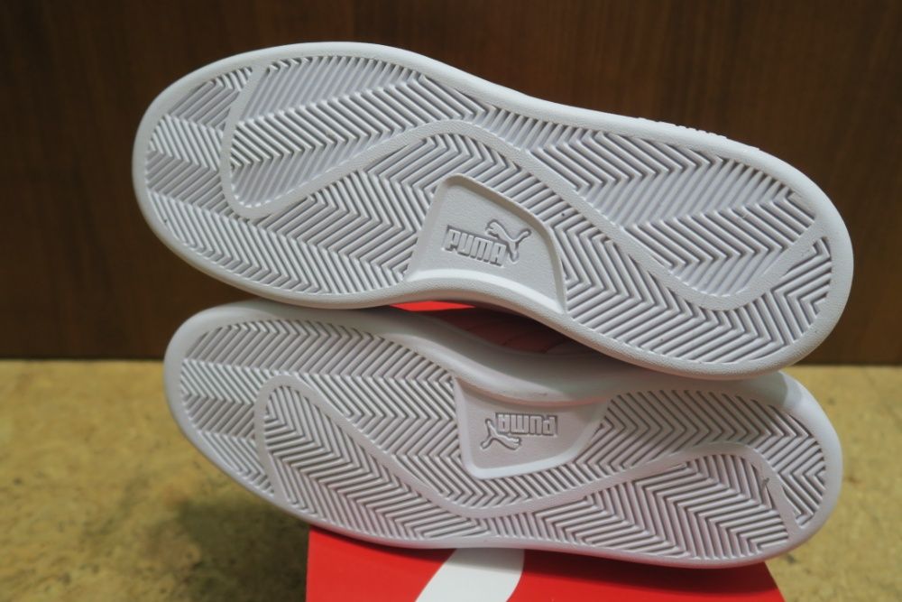 Белые кожаные кроссовки PUMA 37- 37,5, оригинал, сникерсы, лоутопы