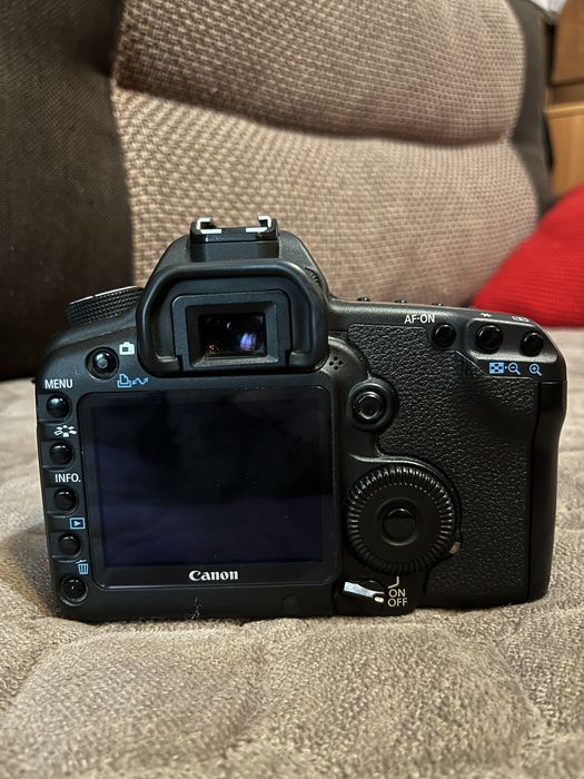 Canon 5d m2 + 50mm f-1.8