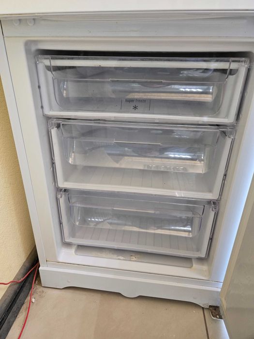 Холодильник Hotpoint-Atiston