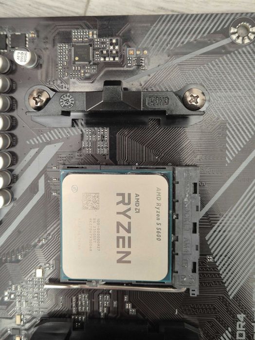 ігровийAM4 сет AMD Ryzen 5 5600  + плата Gigabyte B550 mATX. TRADE-IN