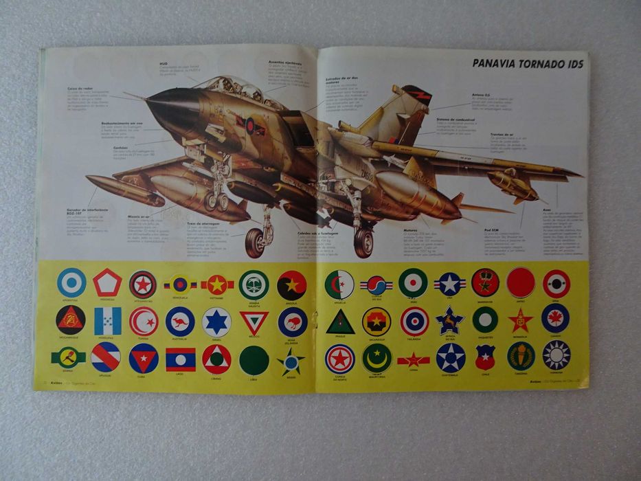 Caderneta de cromos completa - Aviões os Gigantes do Céu