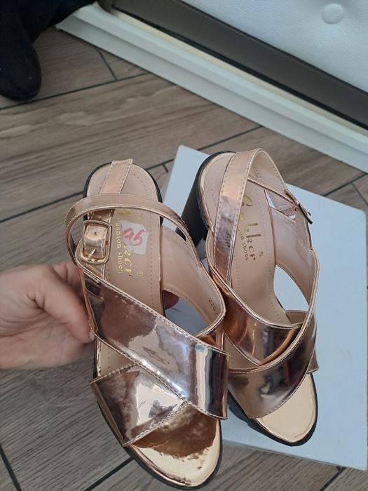 Босоніжки туфлі нові 35 розмір