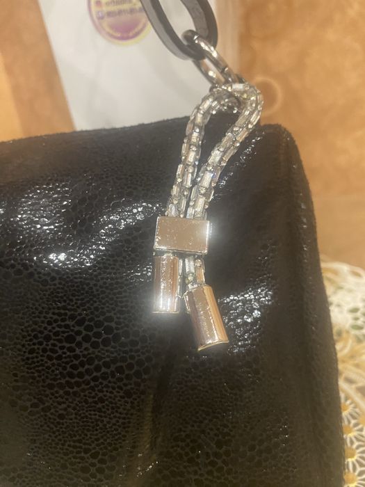 Сумочка жіноча чорна лазерка