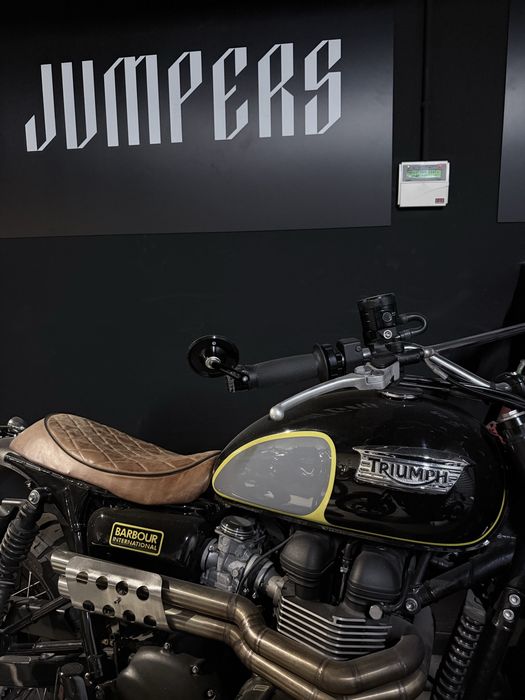 Triumph Scrambler Barbour International