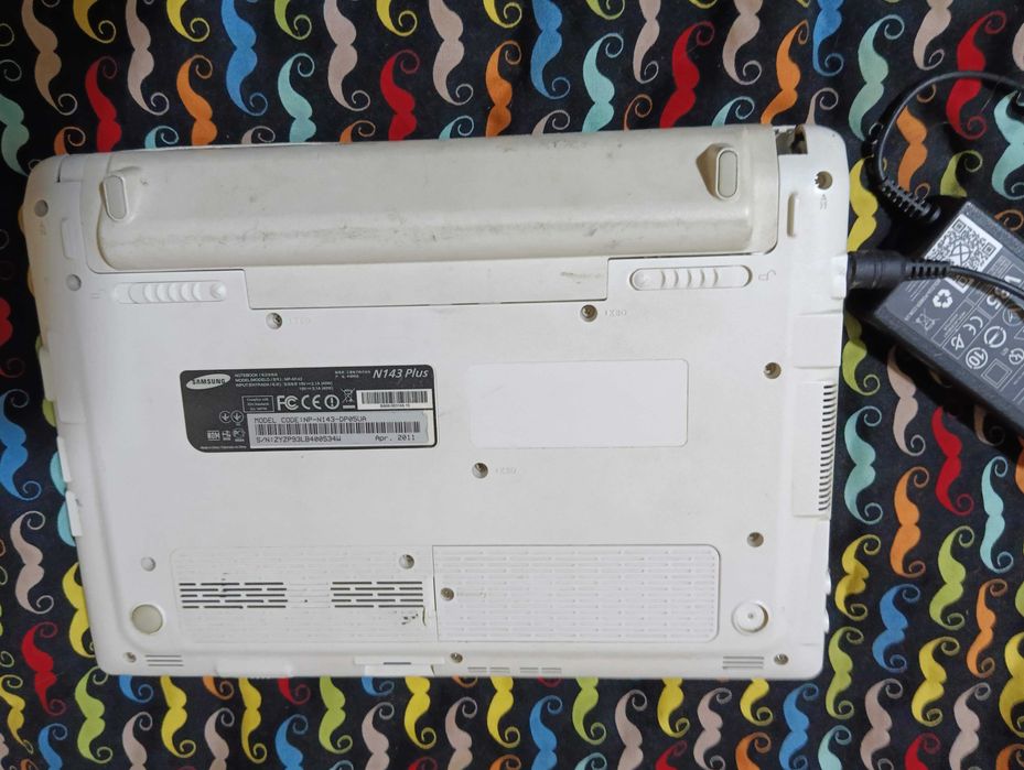Ноутбук нетбук Samsung n143 Plus