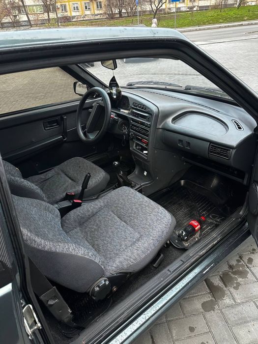 Продам Ваз 2113 2010 год 1.6