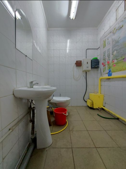 Комерційне Приміщення на Закритій Території 7 соток