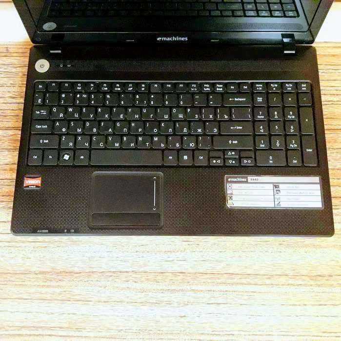 Ноутбук,компьютер,Acer eMachines E642, монитор 15.6.+ Подарунок