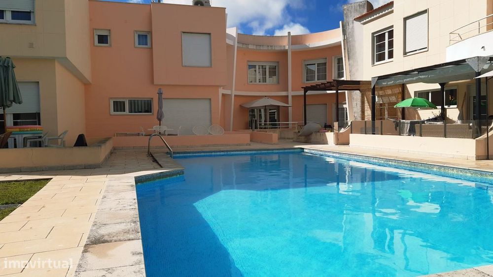 Apartamento Triplex T3+1 nas Caldas da Rainha - Condomínio com Piscina