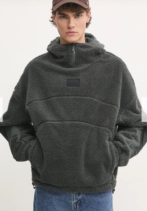 Куртка шерпа теплая Karl Kani мужской цвет серый с капюшоном