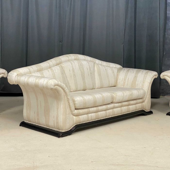 Elegancki komplet wypoczynkowy 3+2+1 w klasycznym stylu