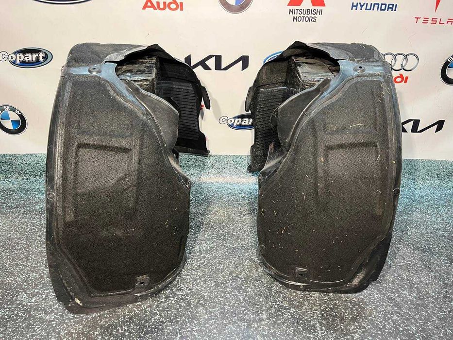 Підкрилки передні L-R Tesla model s