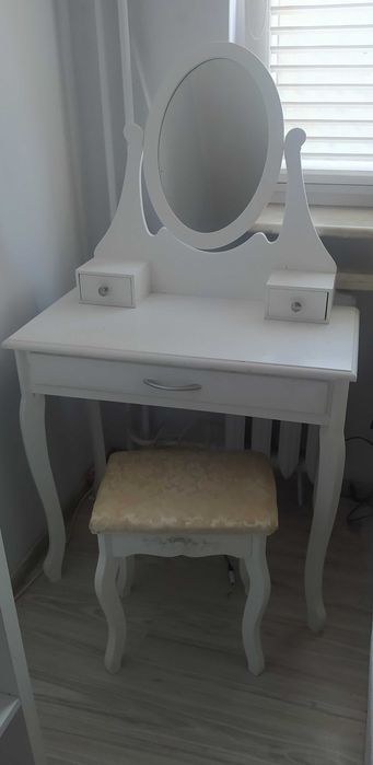 Toaletka dla dziewczynki
