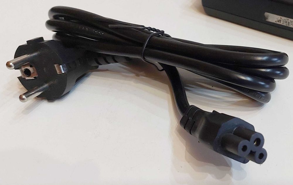 Kabel zasilający z wtykiem tzw. koniczynką