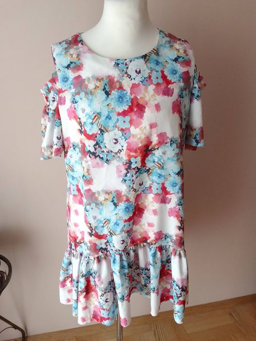 Sukienka letnia MIDI w kwiaty 40 MODELLO