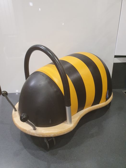 Używany jeździk dla dziecka Pszczółka Wheely Bug