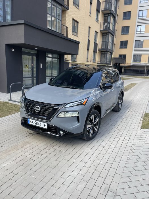 Nissan Rogue t33 SL 2,5