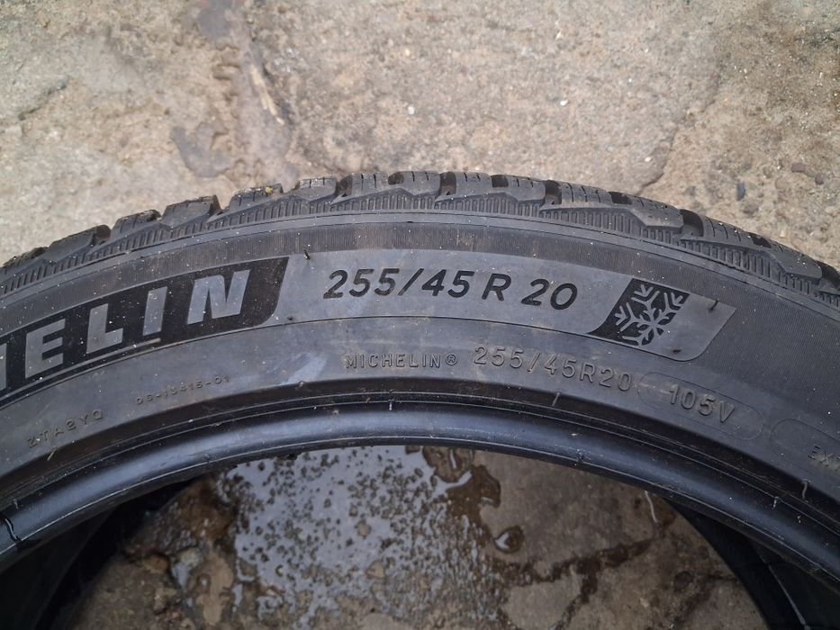 Opona 1szt Michelin Pilot Alpin 5 SUV  255/45R20