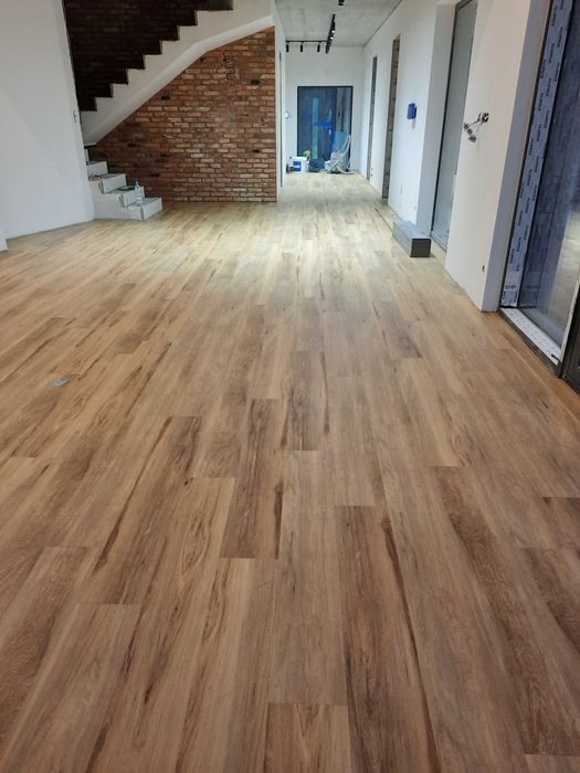 Montaż PCV/LVT/dywanu/masy samopoziomujacej