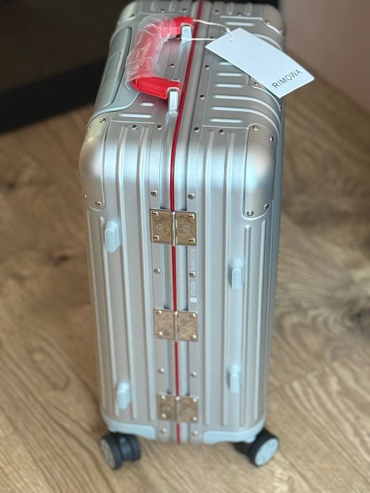 Rimowa twist cabin чемодан  / валіза ручна поклажа алюміній/red красный червоний