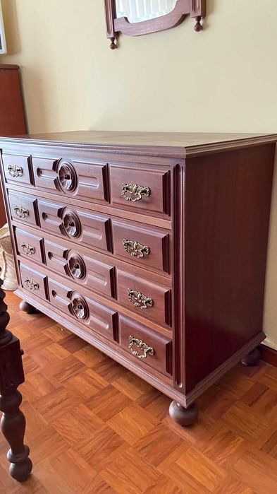 Mobília de Quarto completa em Mogno