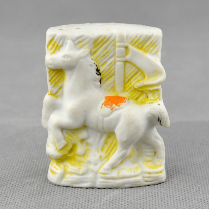 Paliteiro em biscuit muito antigo – fabrico europeu