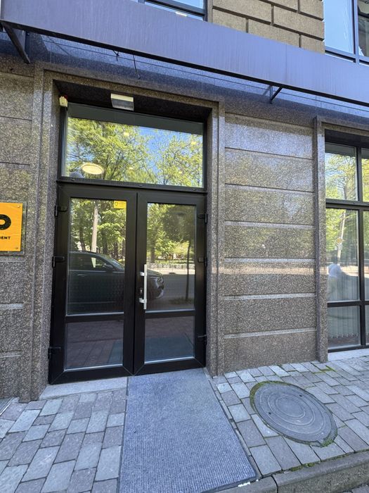 Довгострокова оренда приміщення біля вокзалу