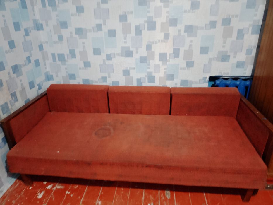 Диван розкладний ,зручний