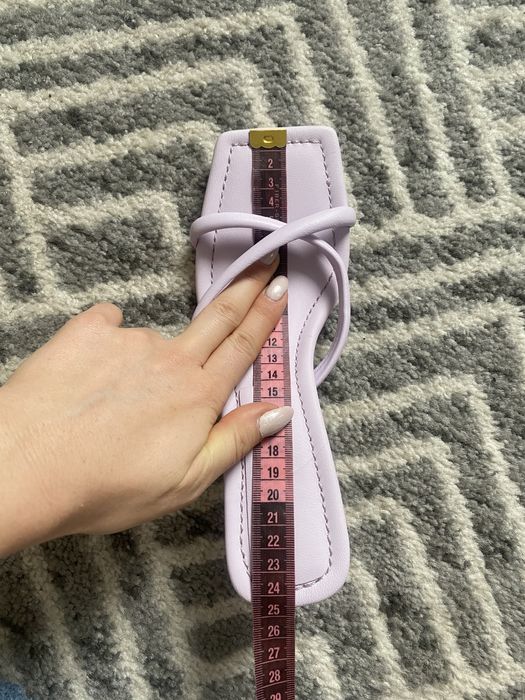 Klapki Guess rozmiar 38