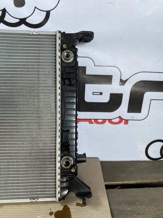 Радіатор охолодження двигуна основний Audi A4 B8 A5 Q5 A6 A7 автомат
