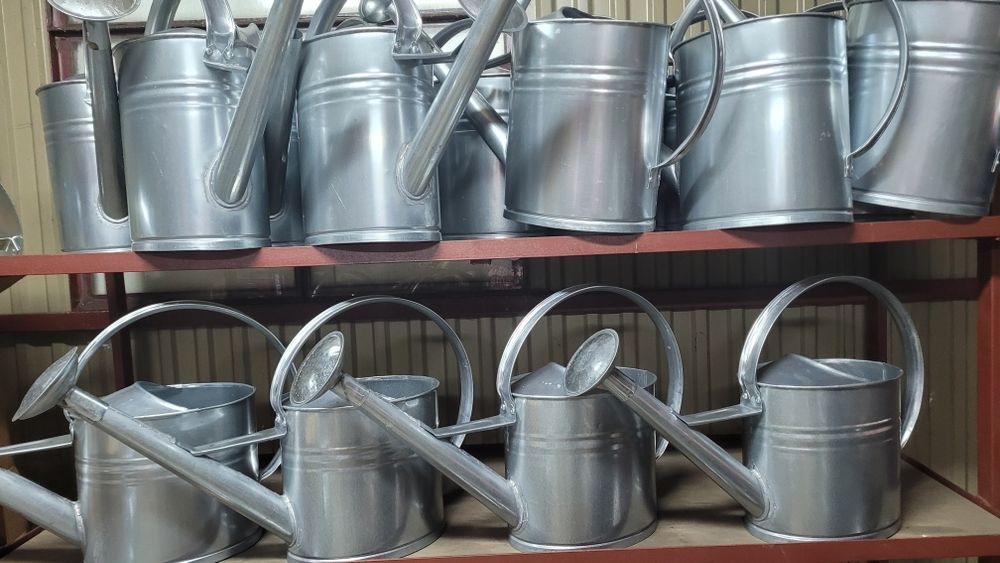 konewka metalowa,podlewaczka,konewka ocynkowana z sitem ozdoba ogrodow