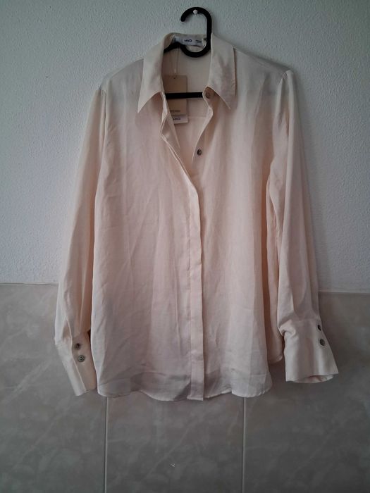 Calça Breskha,com camisola Mango.