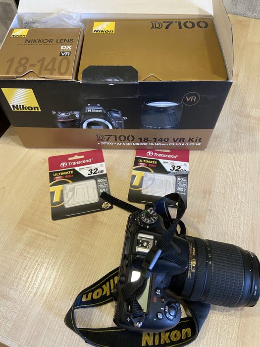 Фотоаппарат Nikon D7100  з комплектом