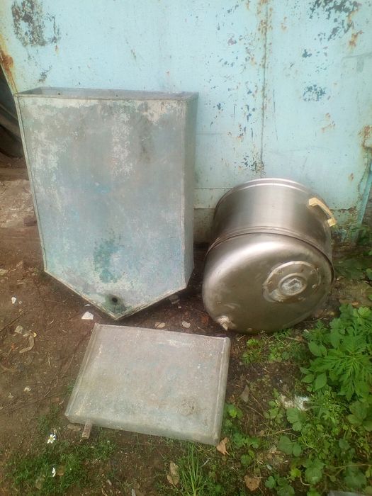Бак 40 литров из нержавейки и оцинковкы.