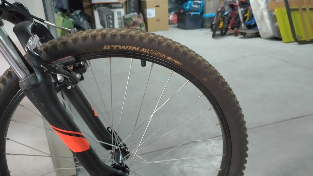 Bicicleta BTT Criança BTWIN ALLTerrain 24''x1.95 usada em bom estado