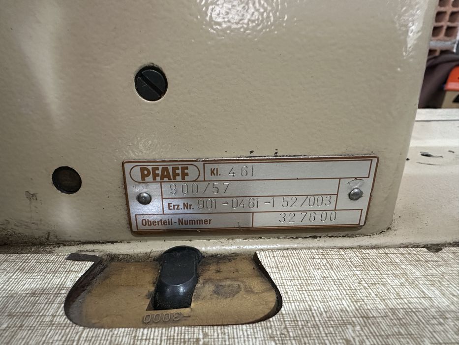 Maquina de costura PFAFF 461